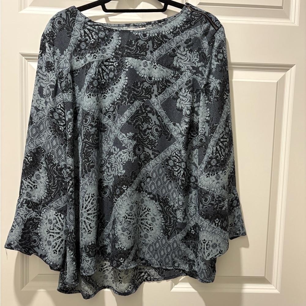 Elegant Black and Light Blue Patterned Skirt